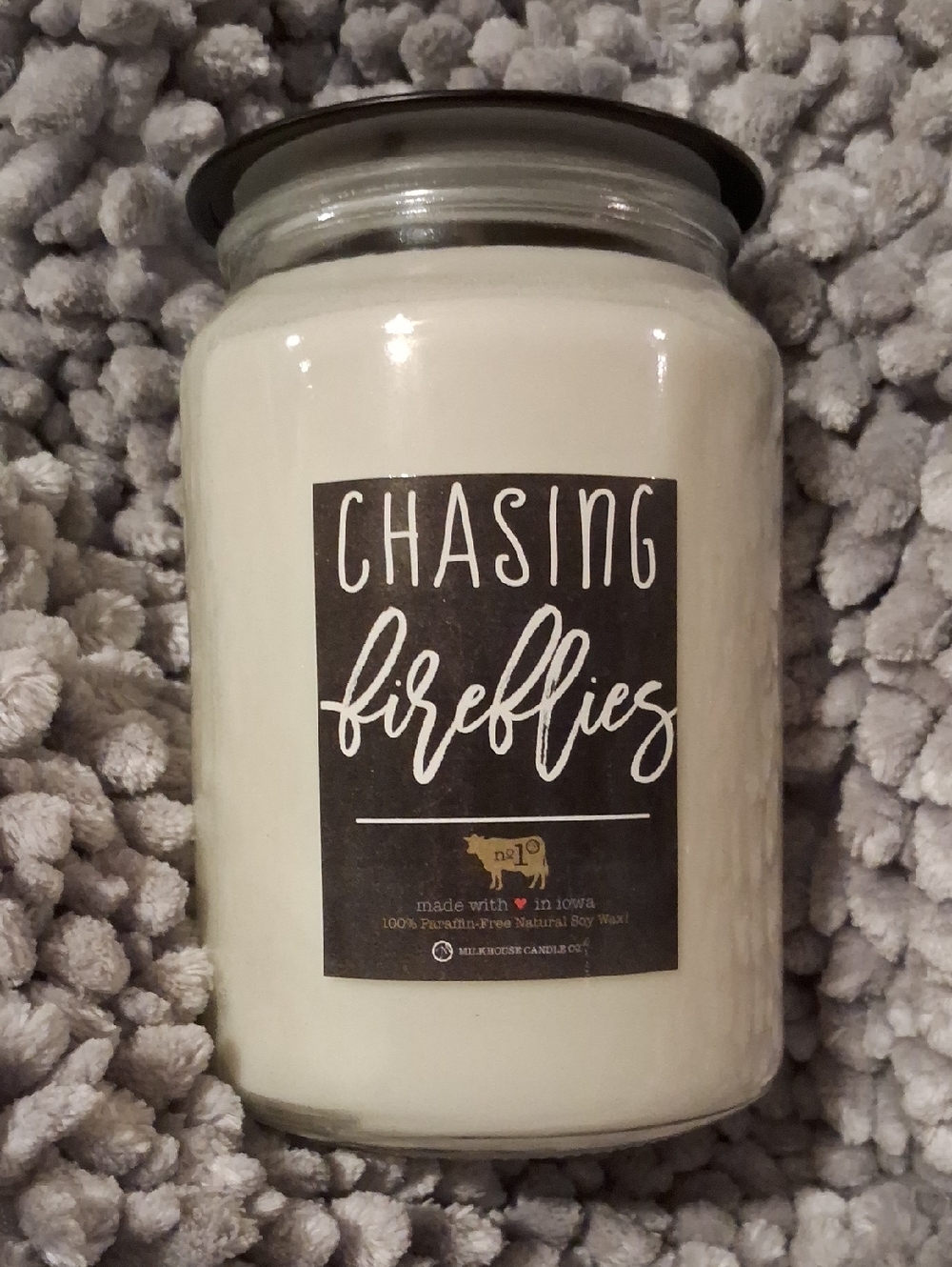 Chasing Fireflies White Jar Candle – Clean White Scent 26 Oz